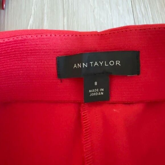 Ann Taylor red leggings - size 8 - Picture 5 of 7